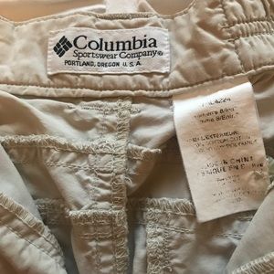 Khaki Columbia sport cargo shorts